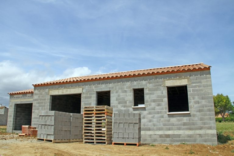 Comment faire construire une maison en béton ? - Immobilier & Jardinage